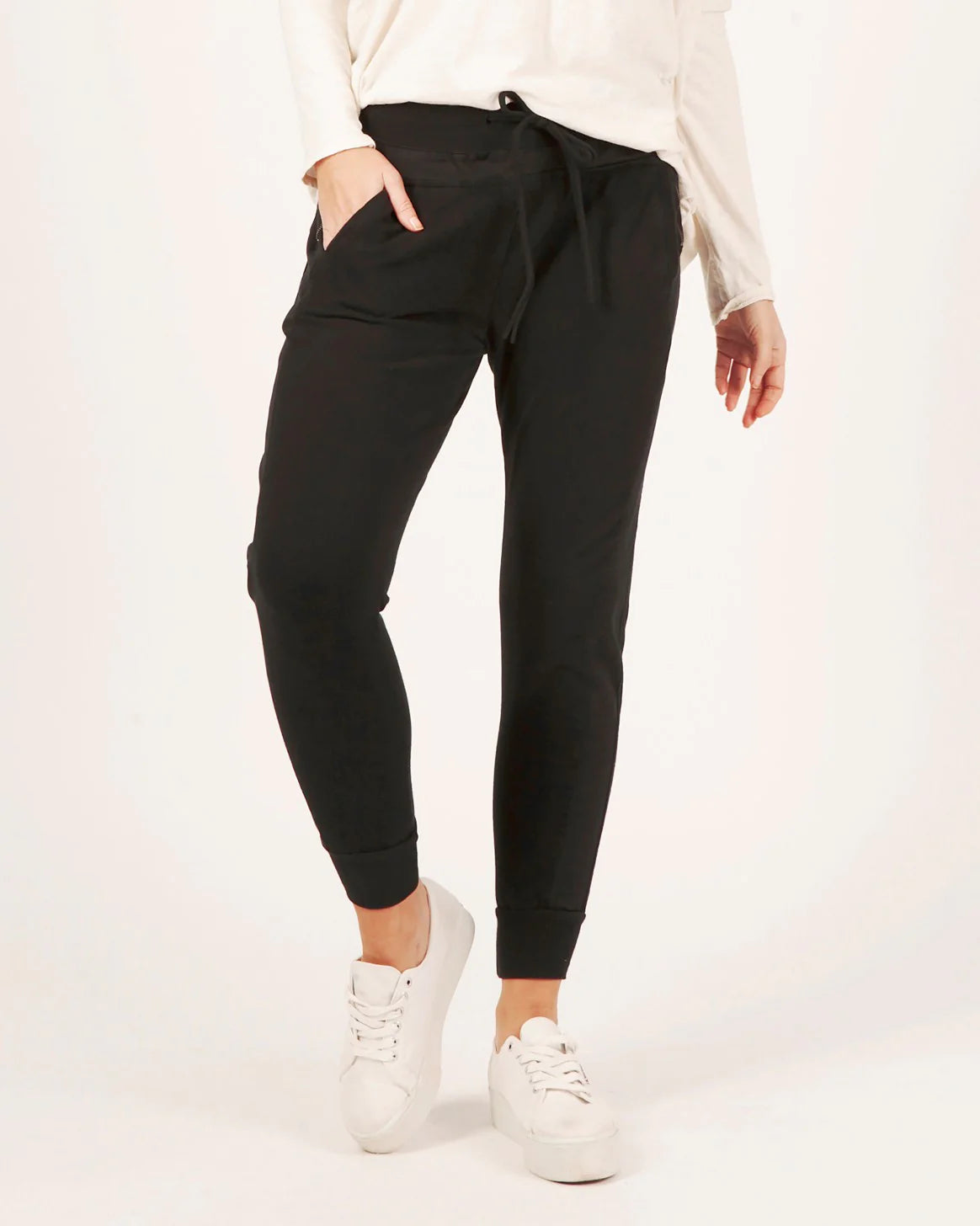 Suzy D Ultimate Joggers Black