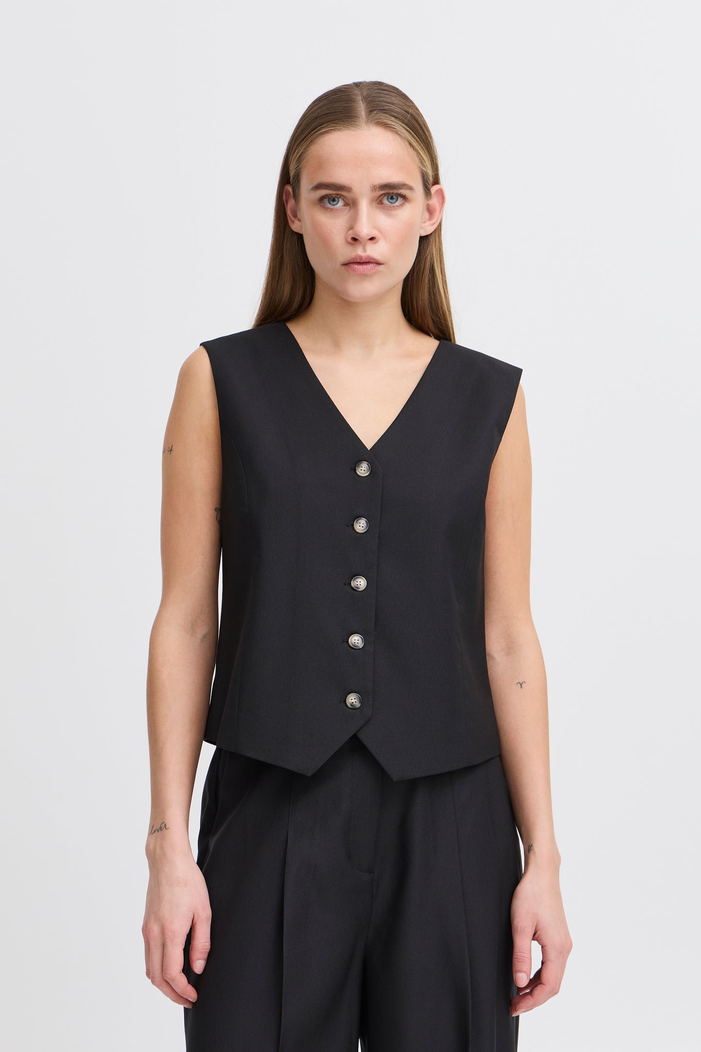 Ichi Ihzimmie Waistcoat | Black