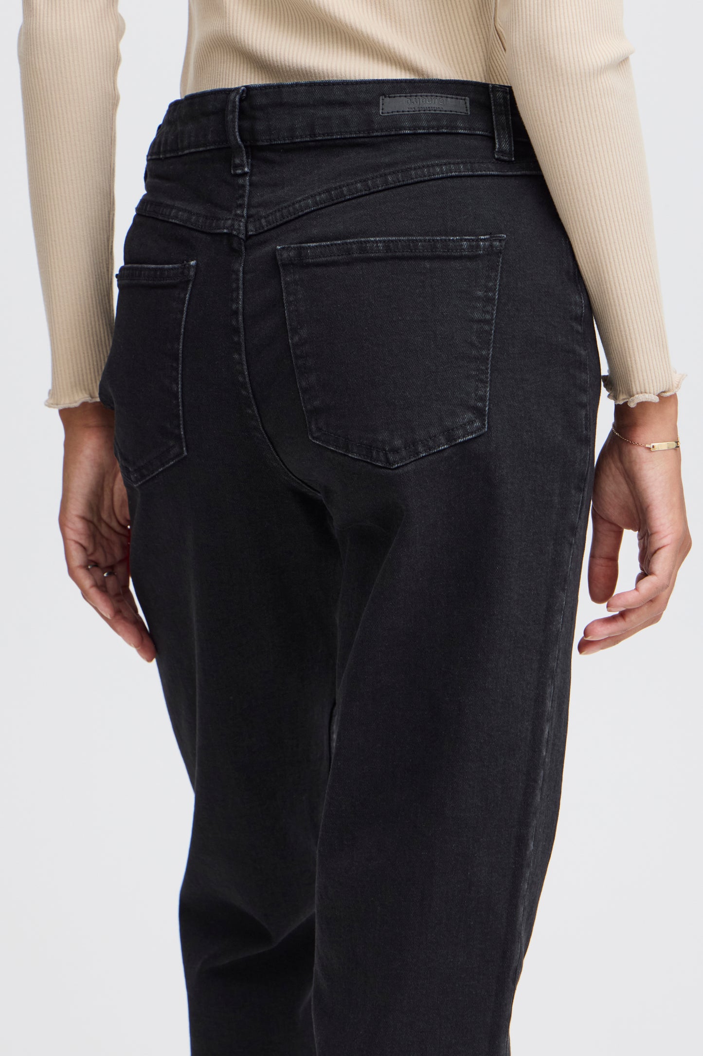 B.Young Mom Loetta Jeans | Black