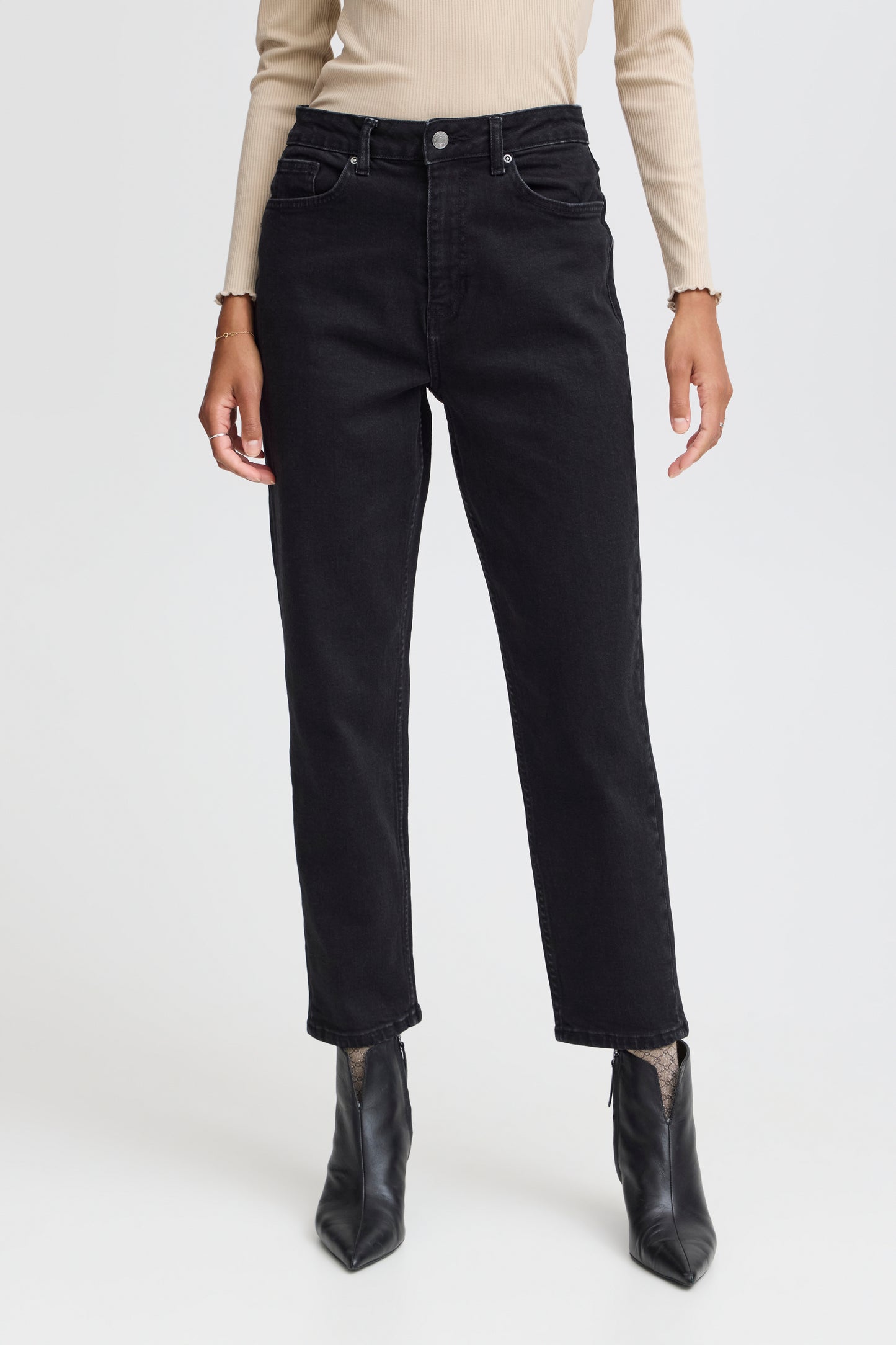 B.Young Mom Loetta Jeans | Black