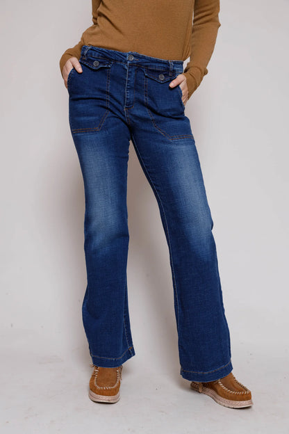 Suzy D Stretch Flared Jeans in Dark Denim