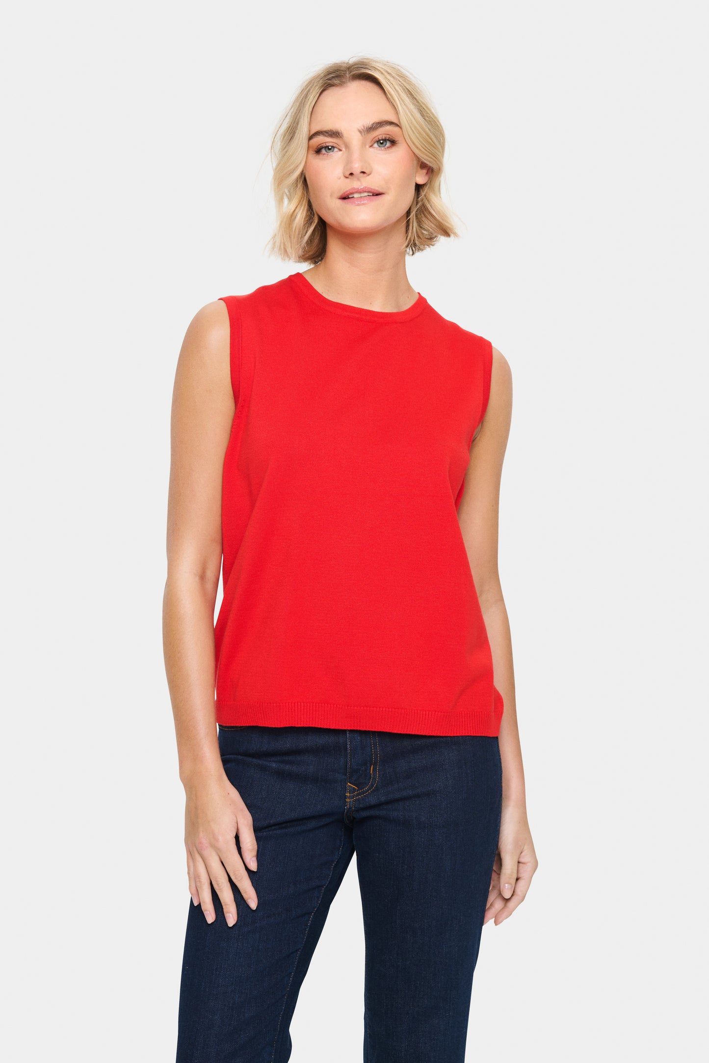 Saint Tropez Mila Vest | Flame Scarlet