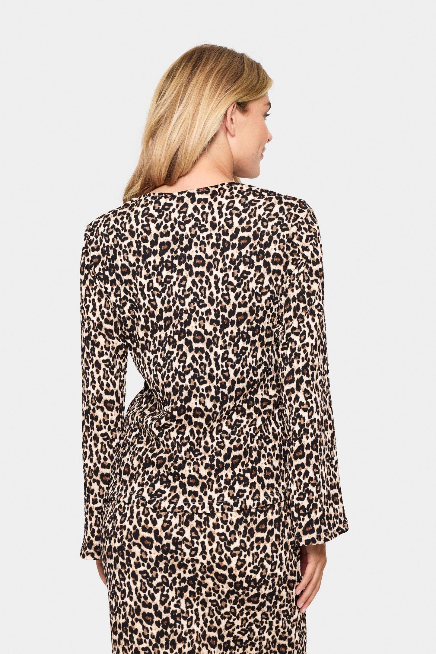 Saint Tropez Ilyssa Blouse | Black Reg Leo