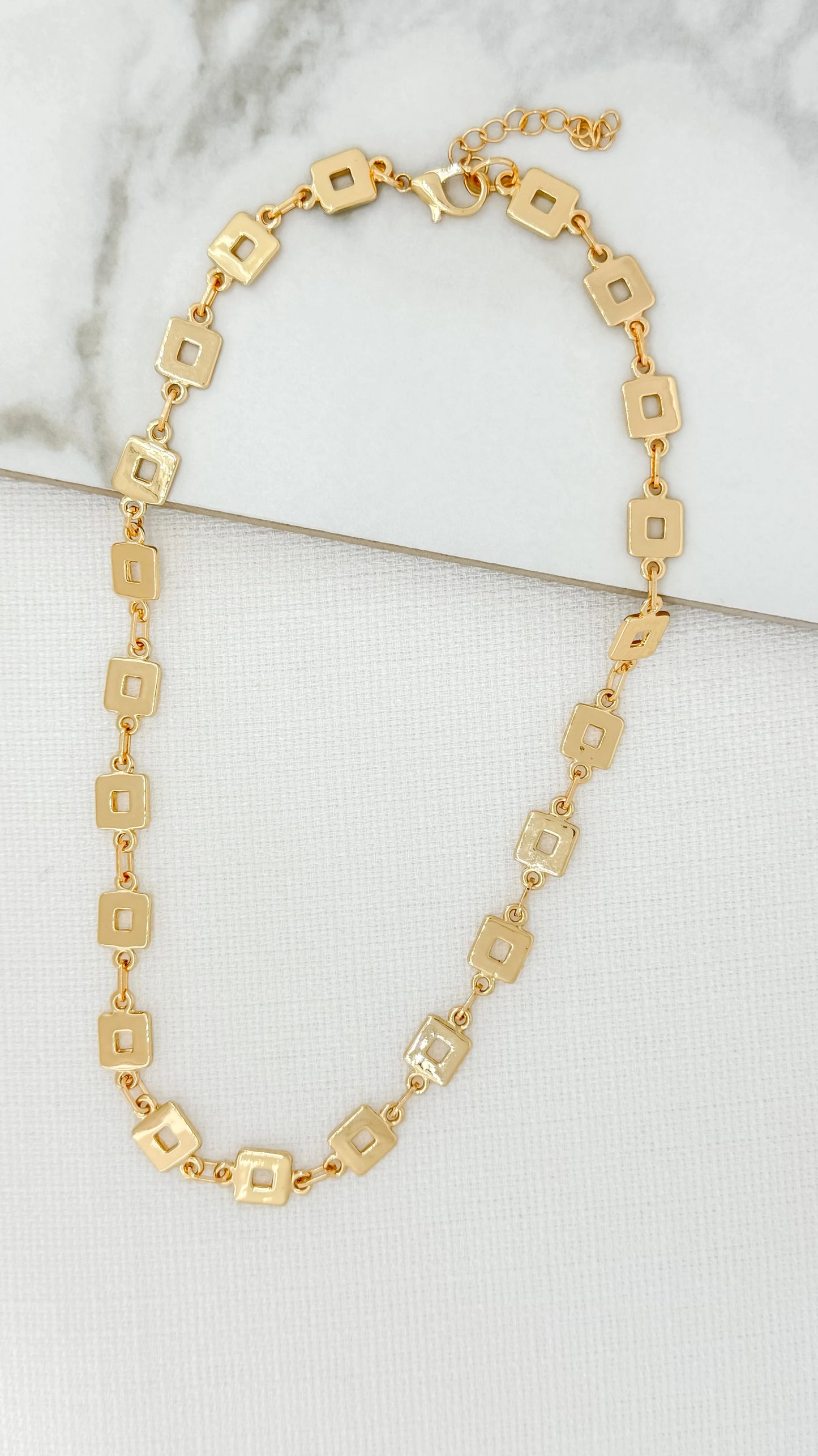 Envy Short Gold Necklace with Small Square Detail Links